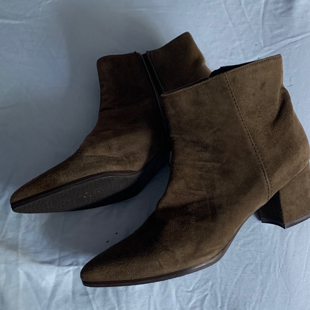 Stuart Weitzman olive Brown Suede Ankle Booties